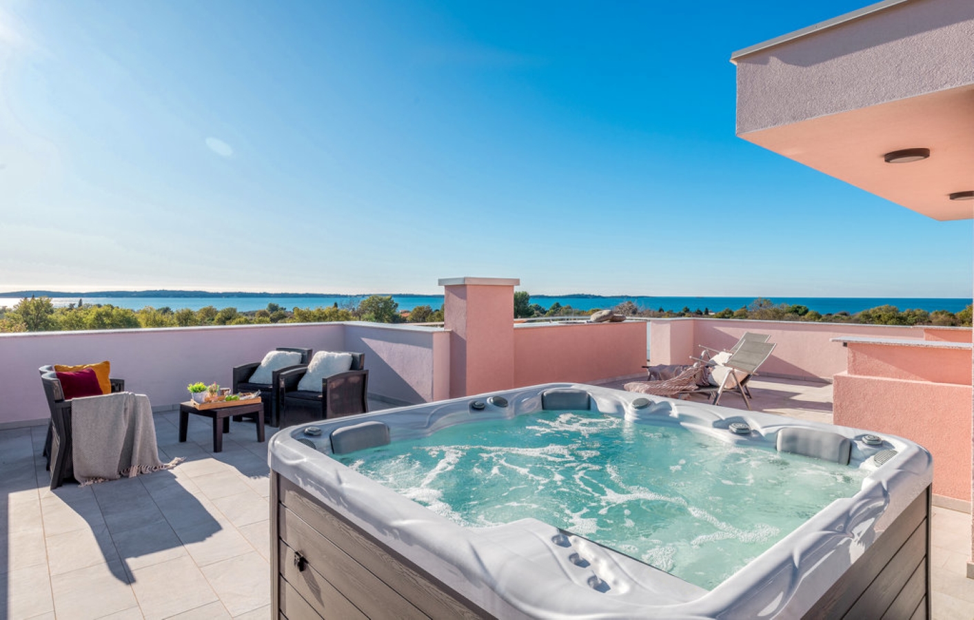 top floor hot tube view